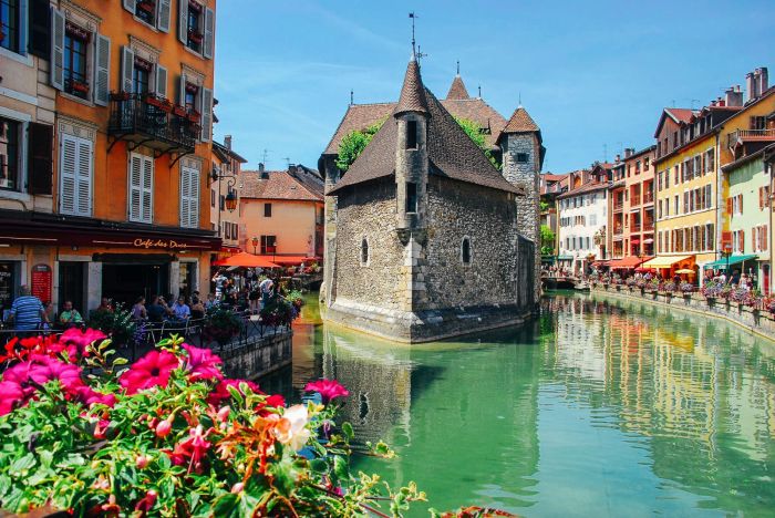 France annecy visit south travel why reasons tour tourism need places handluggageonly ville food should go vieille la italy lake